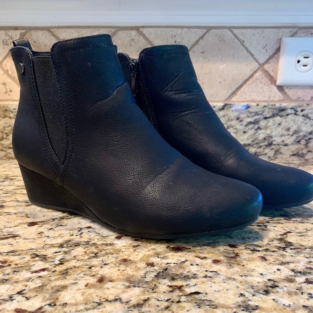 Dream Pairs Boot in Black